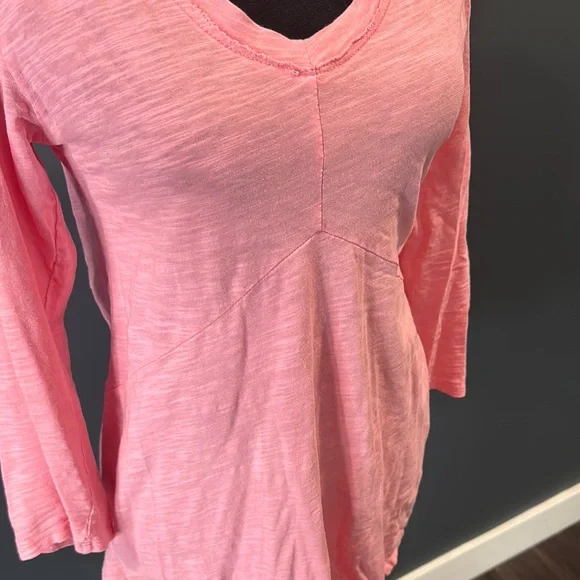 Women's Pink V-Neck Top - Picture 3 of 3